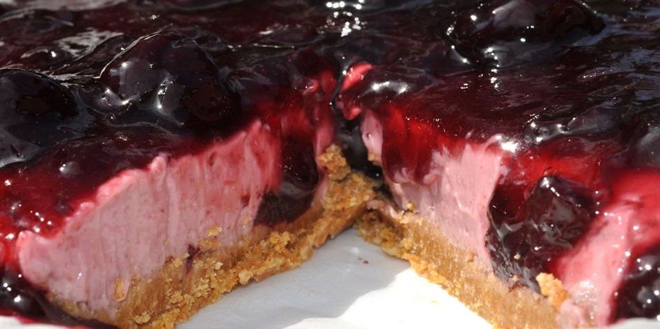 Dark Sweet Cherry Cheesecake