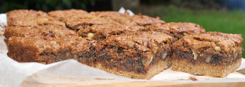 Caramel-Date-And-Walnut-Slice-0004