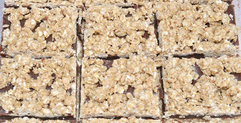 No Bake Chocolate Peanut Oat Bars