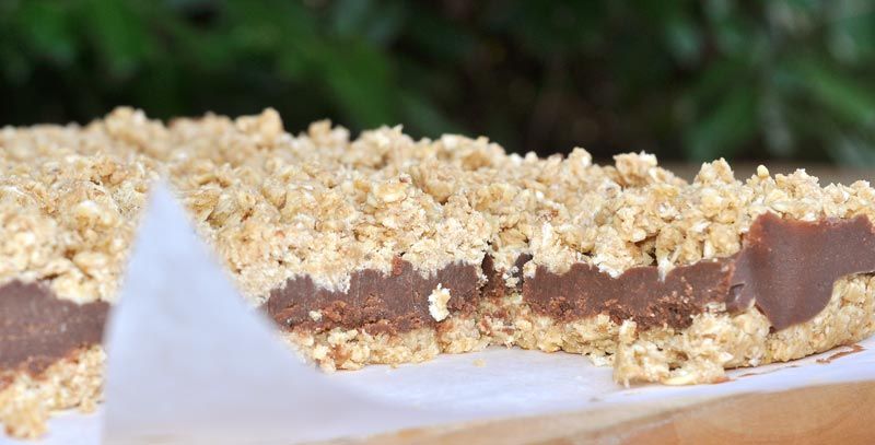 No Bake Chocolate Peanut Oat Bars