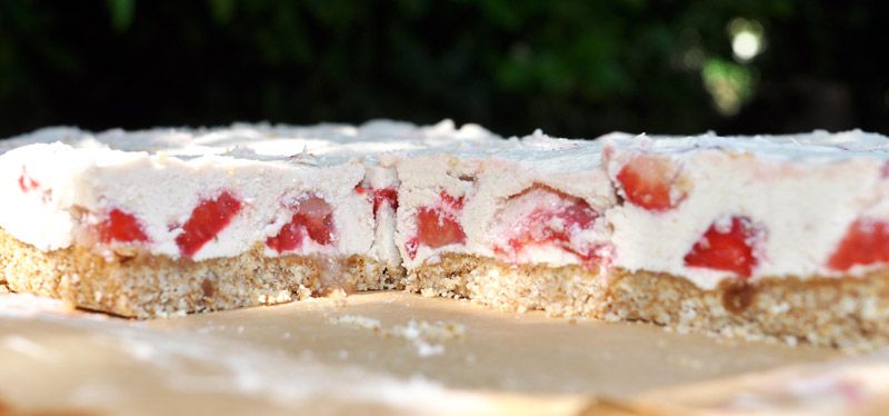 White Chocolate and Strawberry Slice 0005