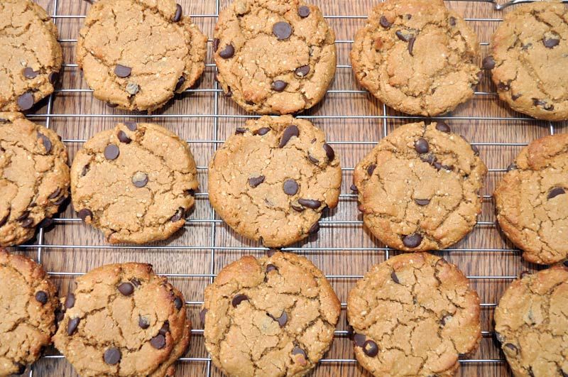 Flourless-Chocolate-Chip-Cookies-0001