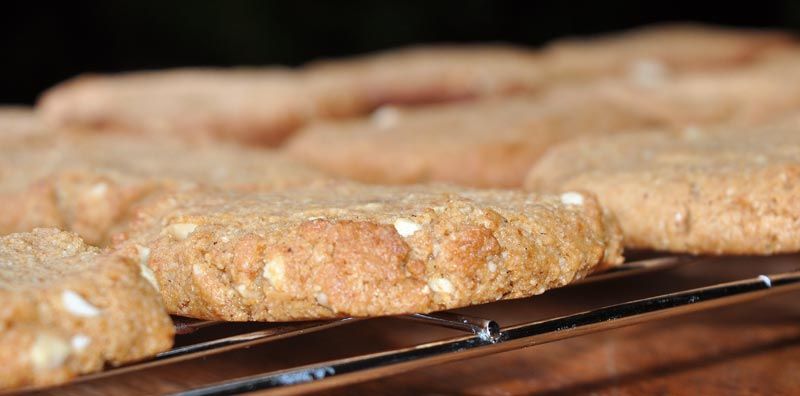 Orange and Cashew Nut Cookies