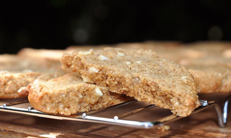 Orange and Cashew Nut Cookies