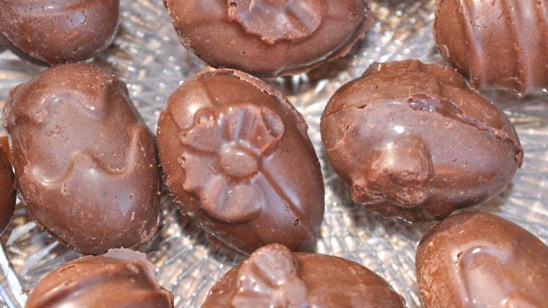 Chocolate Creme Filled Mini Easter Eggs 0007