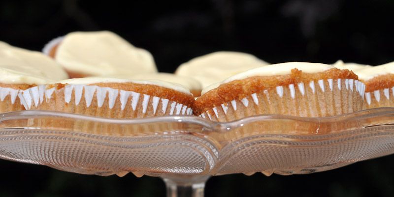 Peaches and Cream Cupcakes