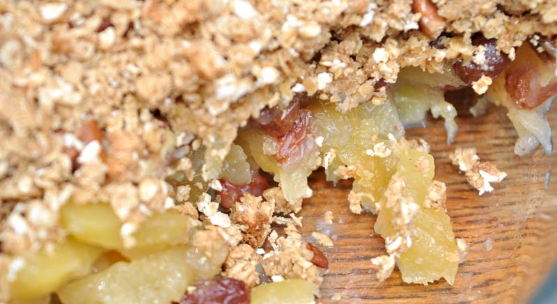 Apple Crisp with Caramel Sauce