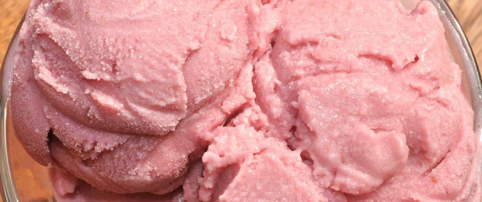 Simply-Scrumptious-Strawberry-Ice-Cream